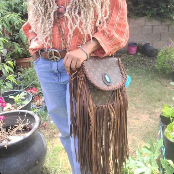 Fringe Louis Vuitton Crossbody with Turquoise - Picture 4 of 5